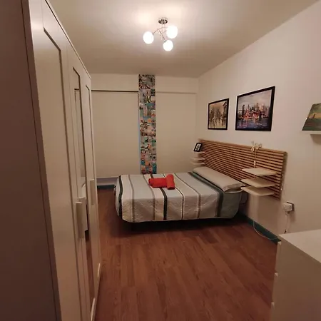 Actualizado 2024, Casco Vello 7 Minutos, Wifi Apartment *